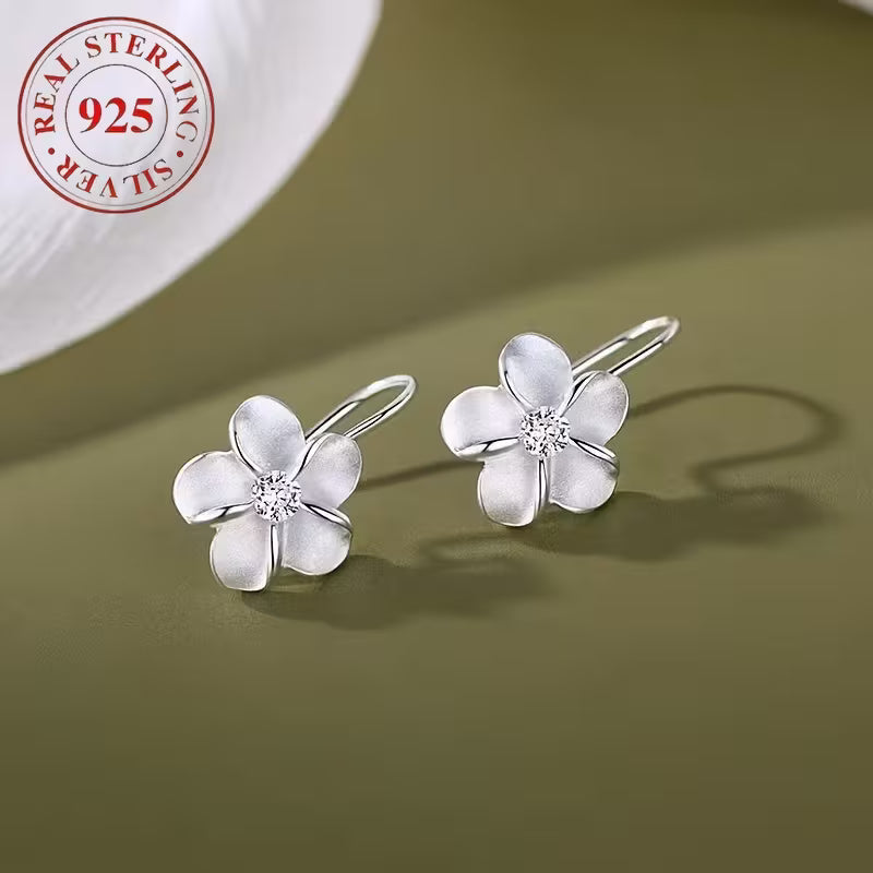 A Pair of Exquisite Floral Design Drop Earrings Made of S925 Pure Silver