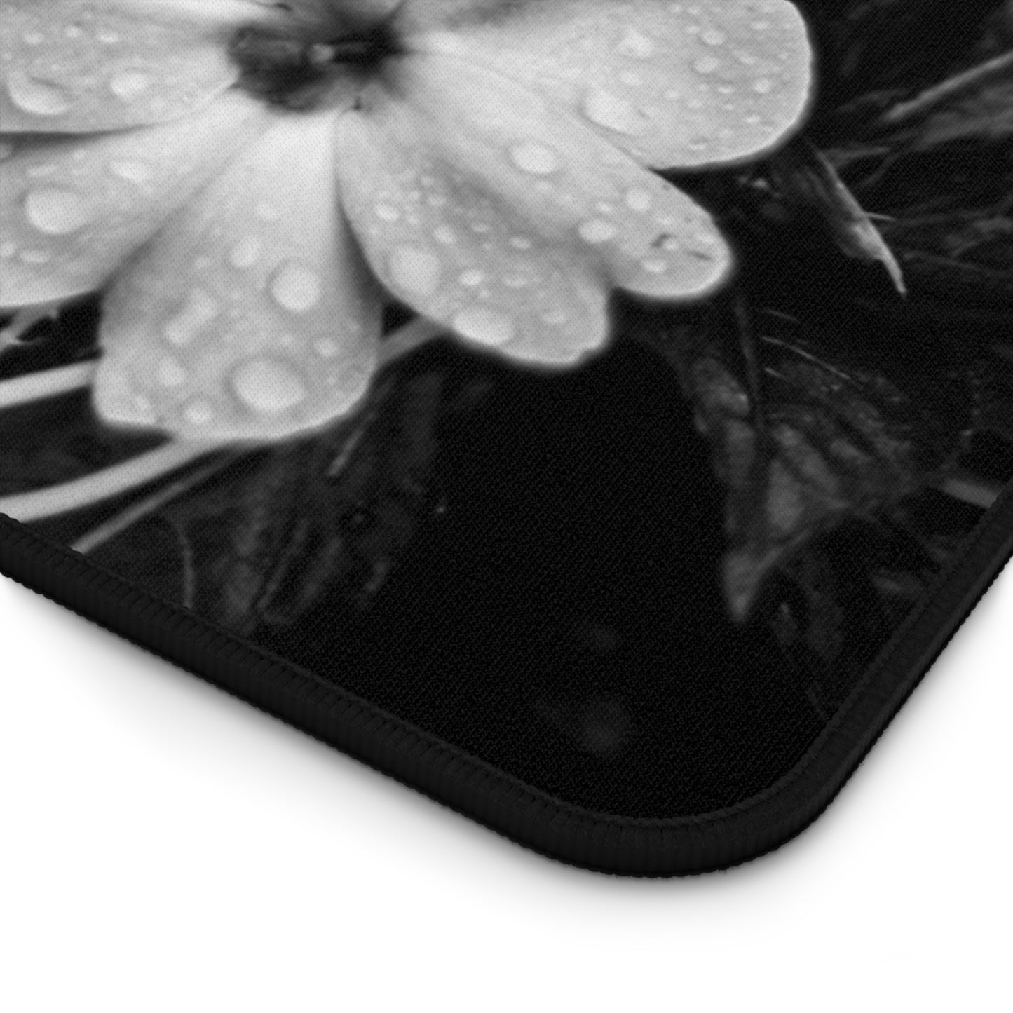 Black & White Floral Desk Mat — Monochrome Daisy Mouse Pad
