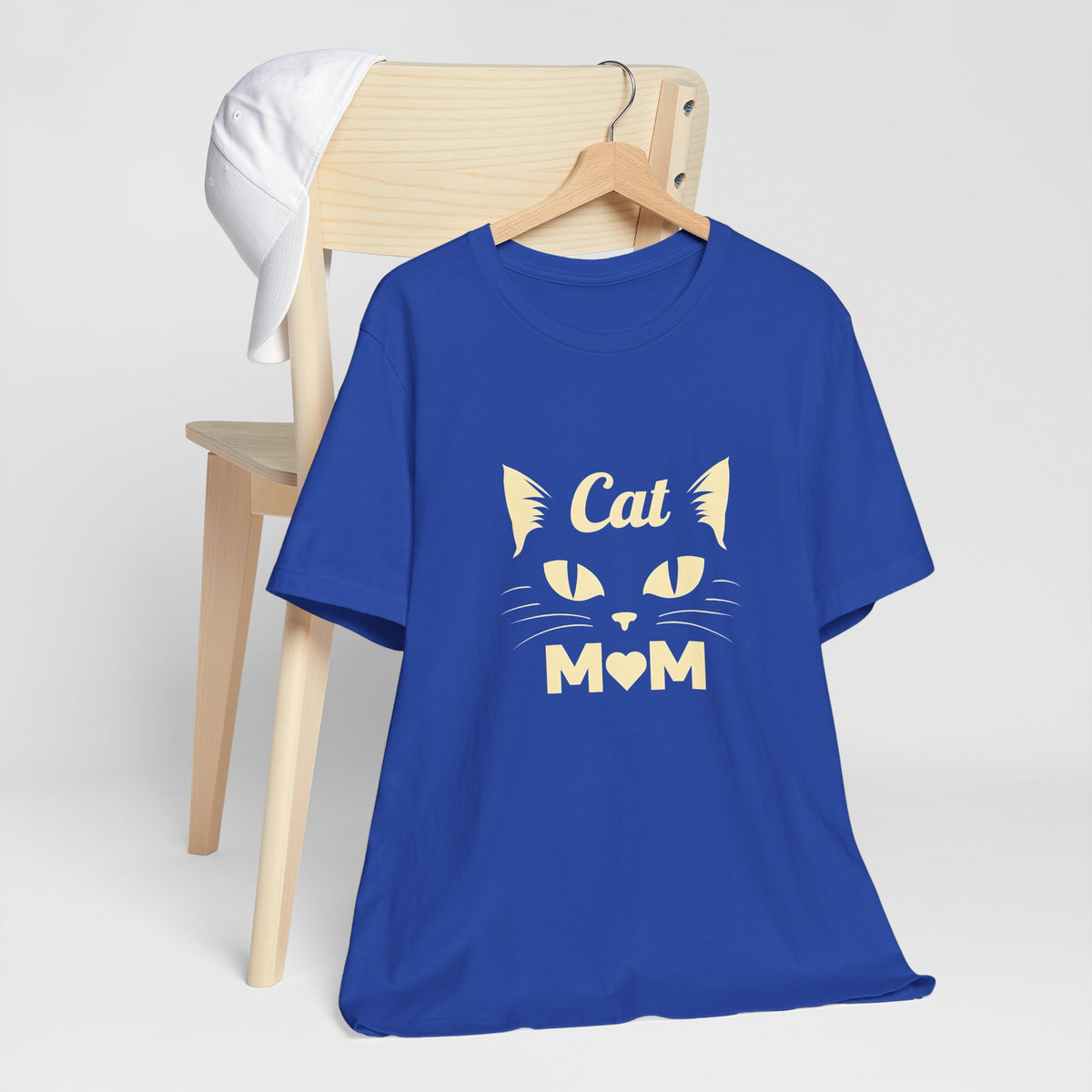Cat Mom T-Shirt — Cute Cat Face Graphic Tee for Cat Lovers