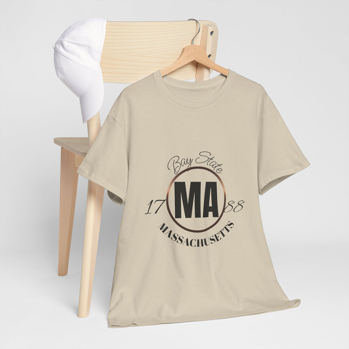 Unisex Heavy Cotton Tee with Massachusetts Design, Casual Wear, Gift for Him/Her, Travel Souvenir, Vintage Style