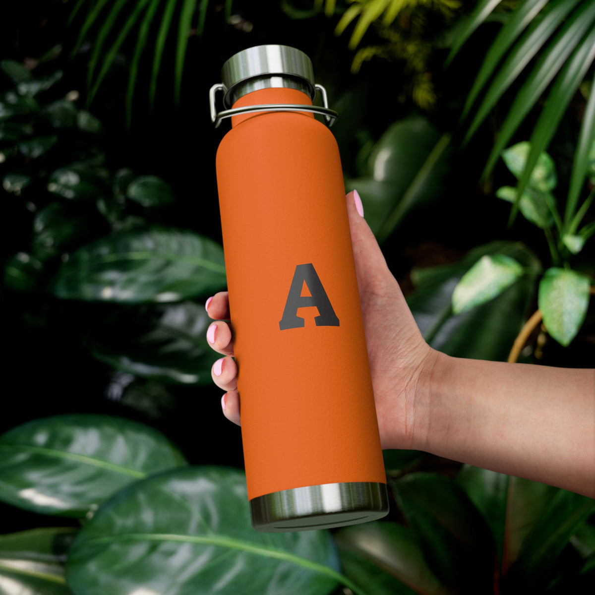 ব্যক্তিগতকৃত কপার ইনসুলেটেড জলের বোতল, 22oz - অক্ষর A