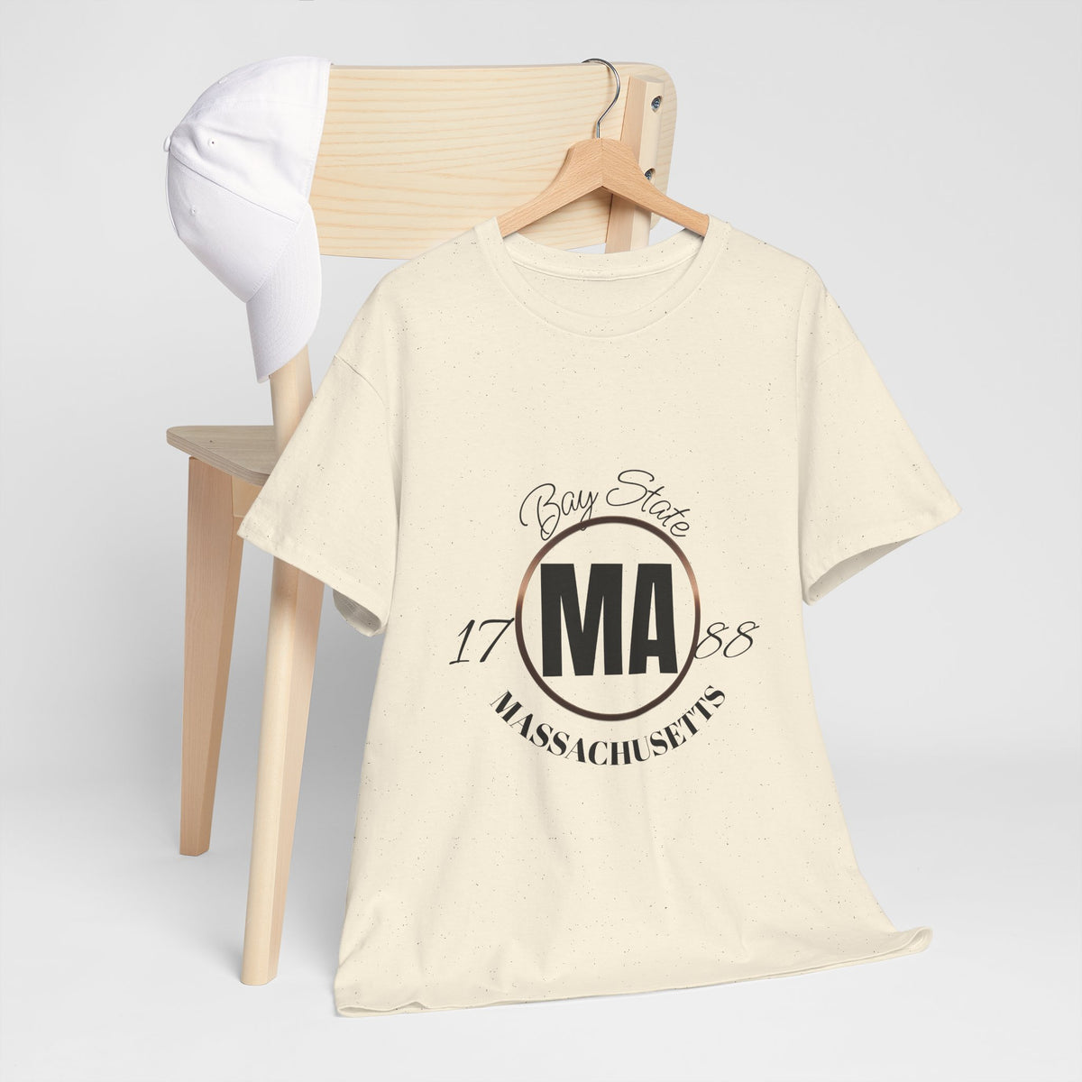 Unisex Heavy Cotton Tee with Massachusetts Design, Casual Wear, Gift for Him/Her, Travel Souvenir, Vintage Style