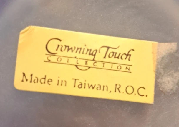 Vintage Crowning Touch Collection Taiwan Lavender Purple Glass Art Vase