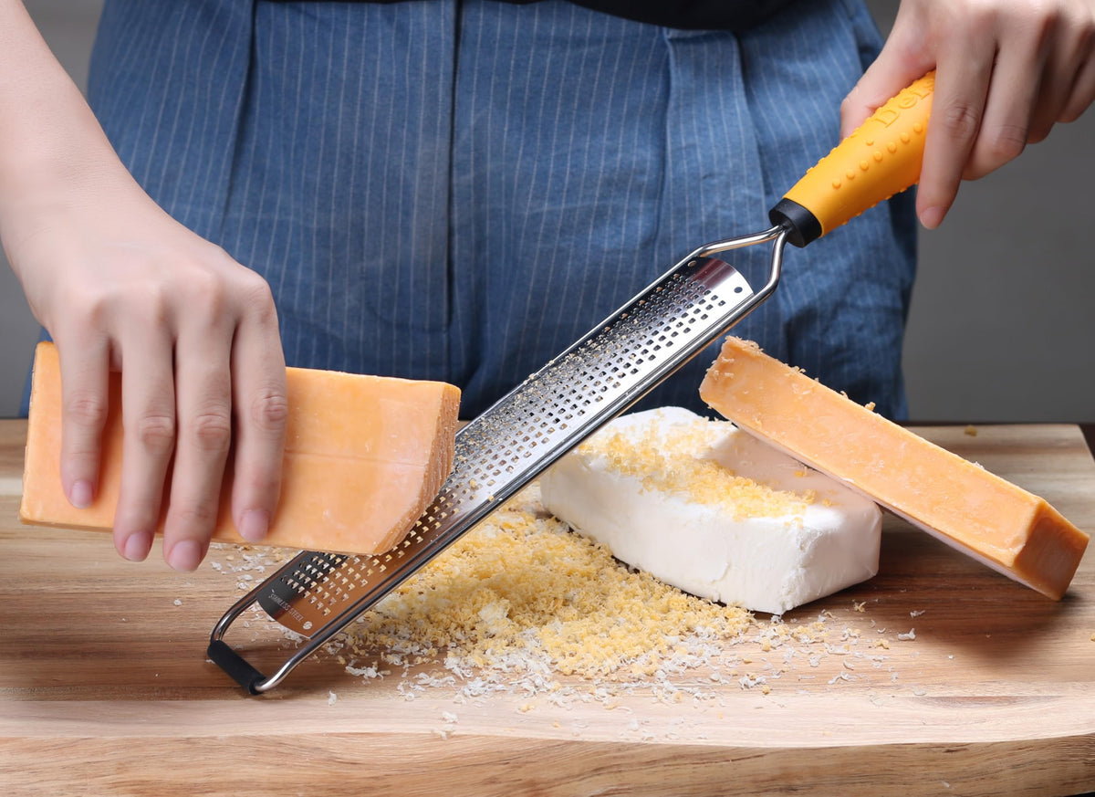 Deiss PRO Lemon Zester & Heavy Duty Cheese Grater & Vegetable Grater - Parmesan Cheese Lemon, Garlic, Nutmeg, Chocolate, Fruits, Vegetables, Ginger Grater - Cheese Shredder & Stainless Steel Grater