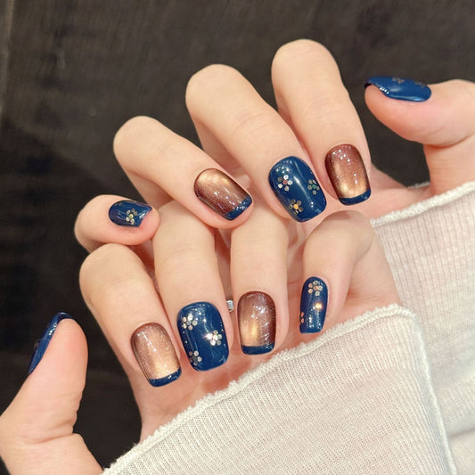 365nails: "Celestial Bloom" – Hand-Painted Floral & Metallic Handmade Short Square Nails – Image 2