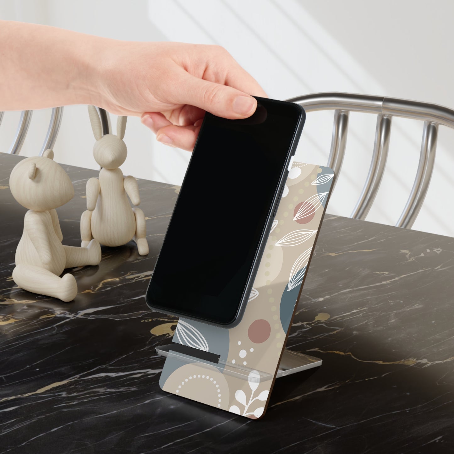 Stylish Mobile Display Stand for Smartphones, Desk Organizer, Gift for Tech Lovers, Home Decor, Office Accessory, Floral Design