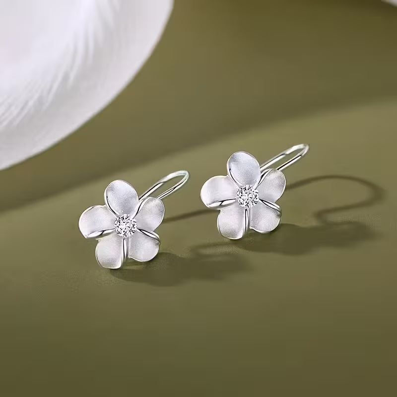 A Pair of Exquisite Floral Design Drop Earrings Made of S925 Pure Silver