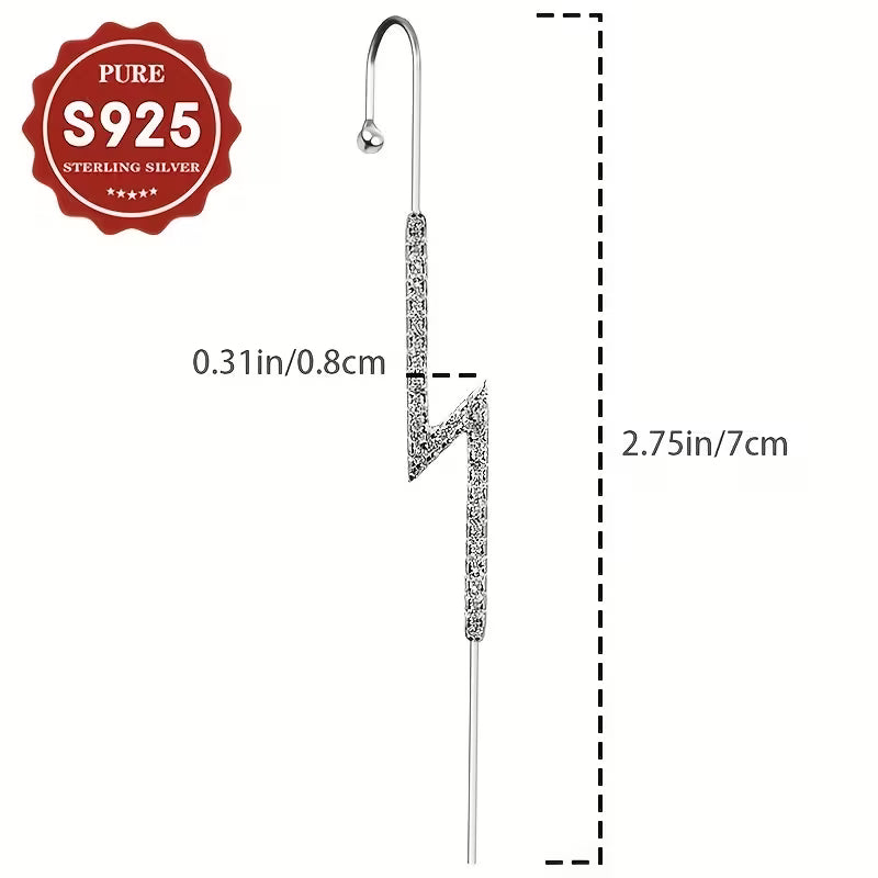 Ladies' Fashionable Earrings, Made of S925 Silver, Equipped with Lightning Rod Hooks and Decorated with Synthetic Synthetic Zirconia. They Have a Unique Design That Reflects a High-end and Cool Minimalist Style, Making Them Suitable for Everyone.