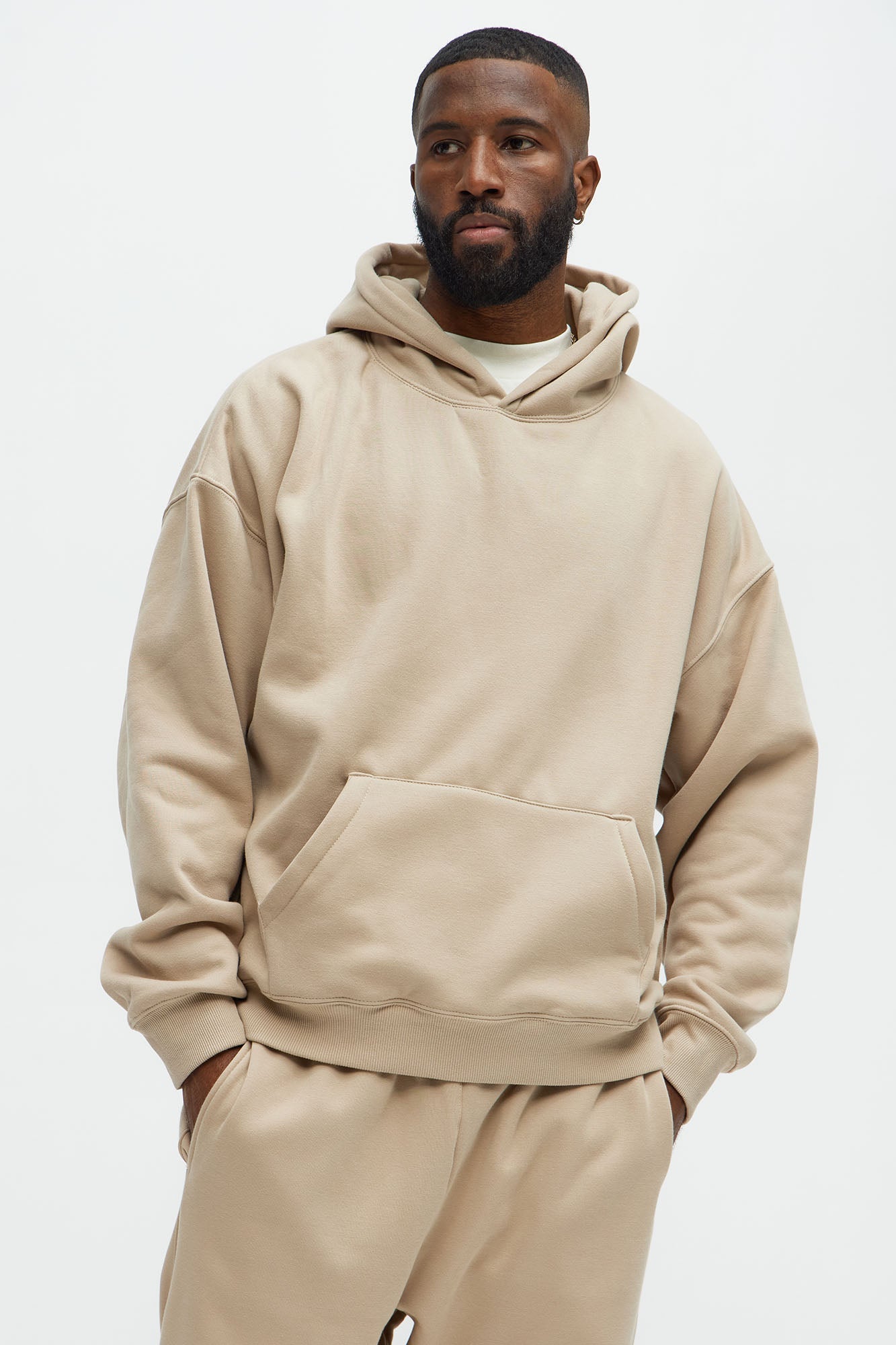 https://cdn.shopify.com/s/files/1/0293/9277/files/02-17-25_S7_27_FNMH700_Taupe_ZSR_CZ_DJ_10-51-57_80622_CM.jpg?v=1739999832