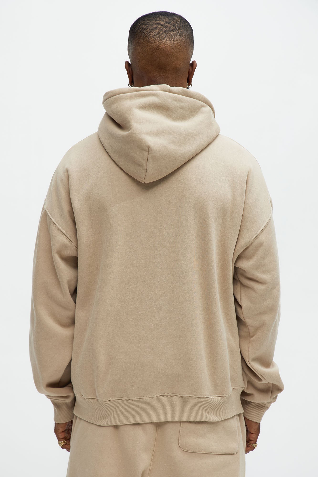 https://cdn.shopify.com/s/files/1/0293/9277/files/02-17-25_S7_27_FNMH700_Taupe_ZSR_CZ_DJ_10-52-17_80624_CM.jpg?v=1739999832