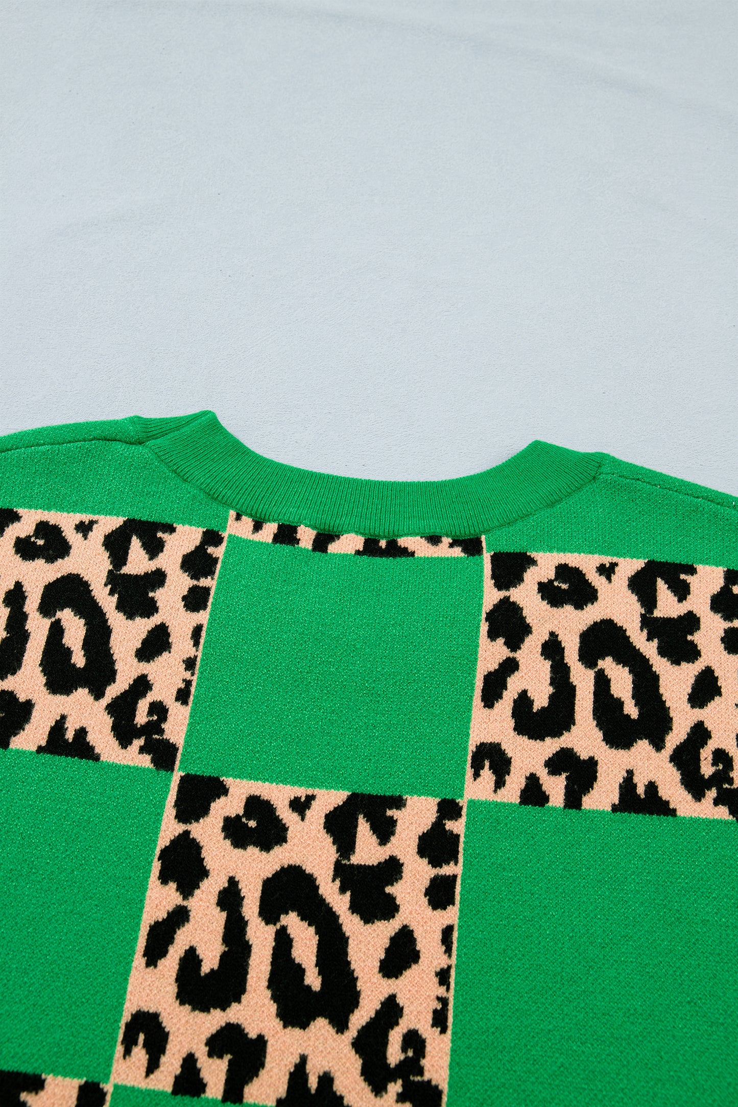 Green Plus Size Leopard Contrasted Checkered Short Sleeve Sweater