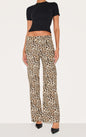 https://cdn-img.prettylittlething.com/0/b/a/6/0ba6bbd217136f9da1316c4b858ffba23fe563ad_CNI8972_2_leopard_printed_cargo_trousers.jpg