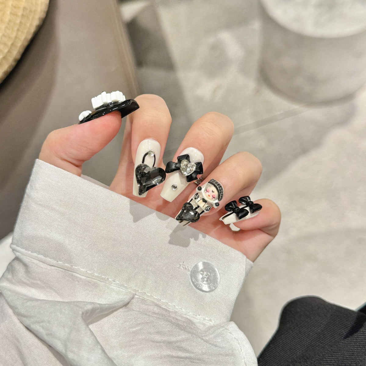 365nails: "Dark Pop Queen" – 3D Doll & Heart Charm Handmade Medium Coffin Nails – Image 3