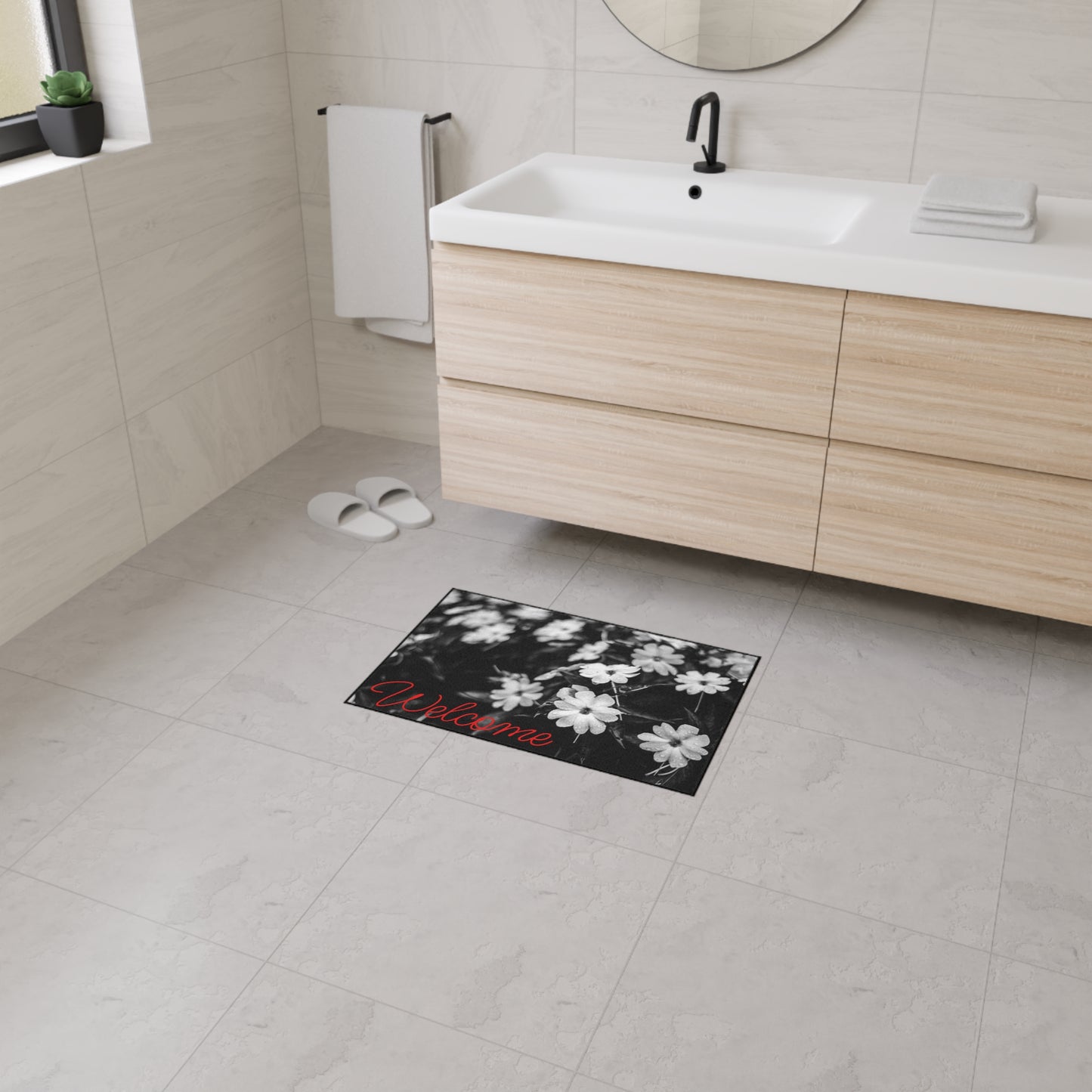 Welcome Floral Heavy-Duty Floor Mat — Black & White Daisy Doormat