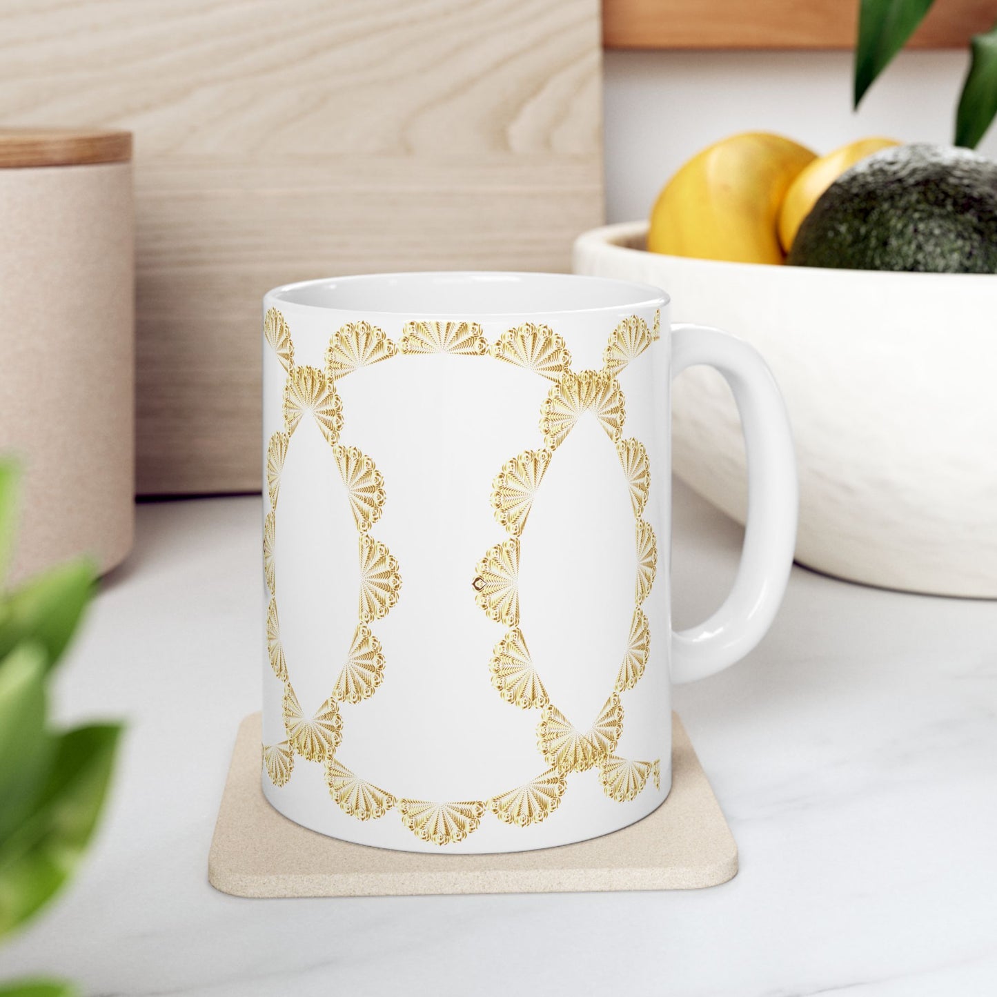 Gold Scallop Frame Ceramic Mug – Elegant Decorative Coffee Cup (11oz & 15oz)