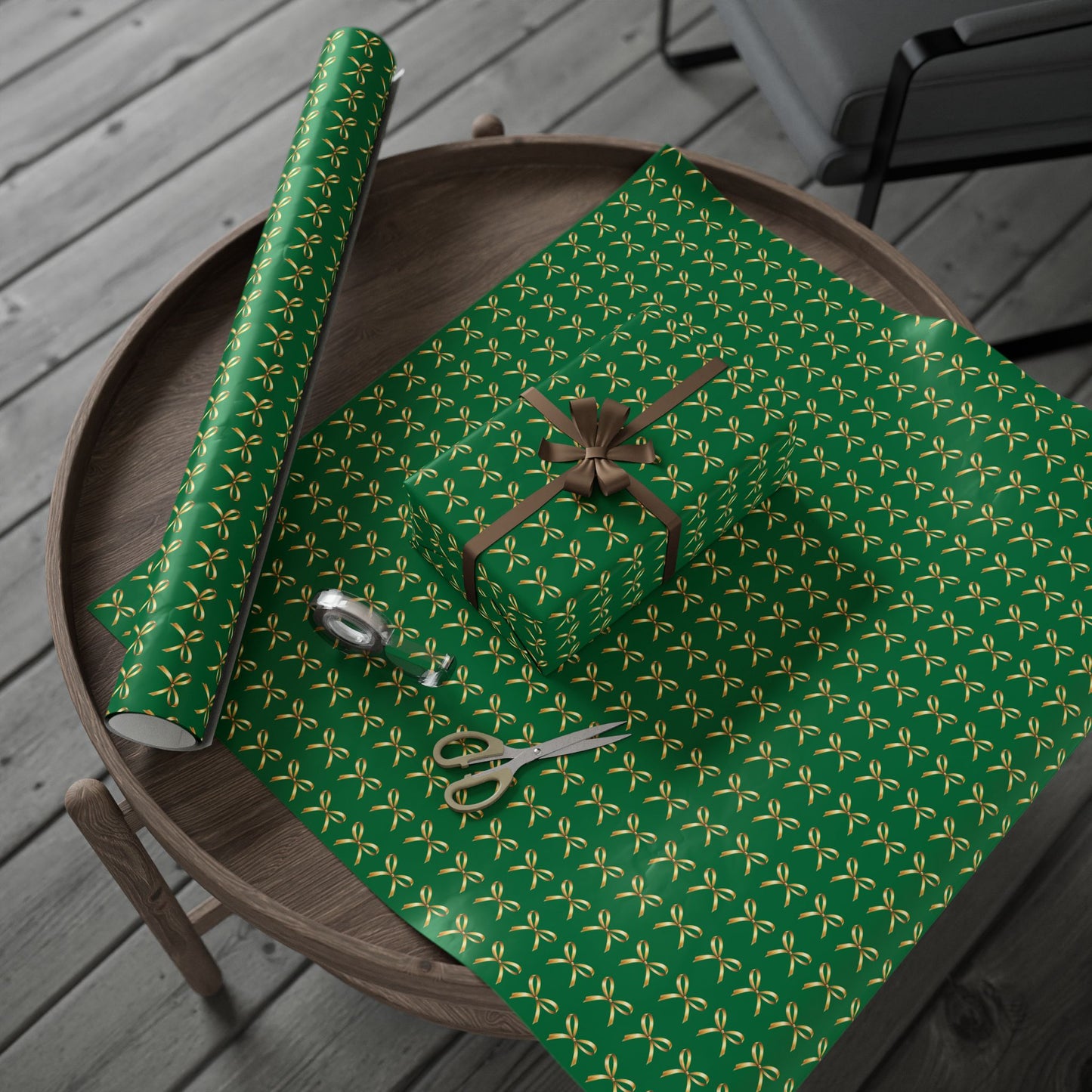 Green Wrapping Paper Roll — Gold Bow Pattern