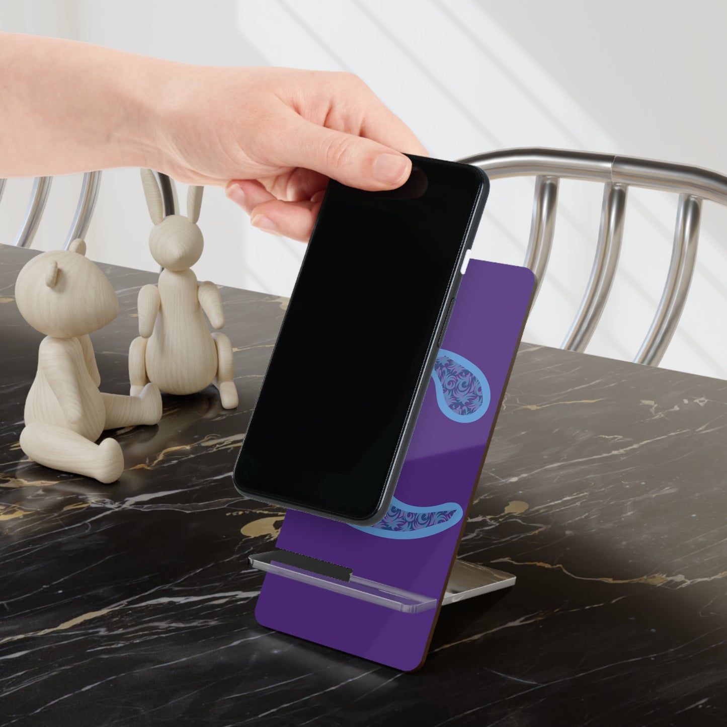 Chic Mobile Display Stand for Smartphones, Personalized Phone Holder, Modern Desk Accessory, Gift for Tech Lovers, Stylish Phone [...]