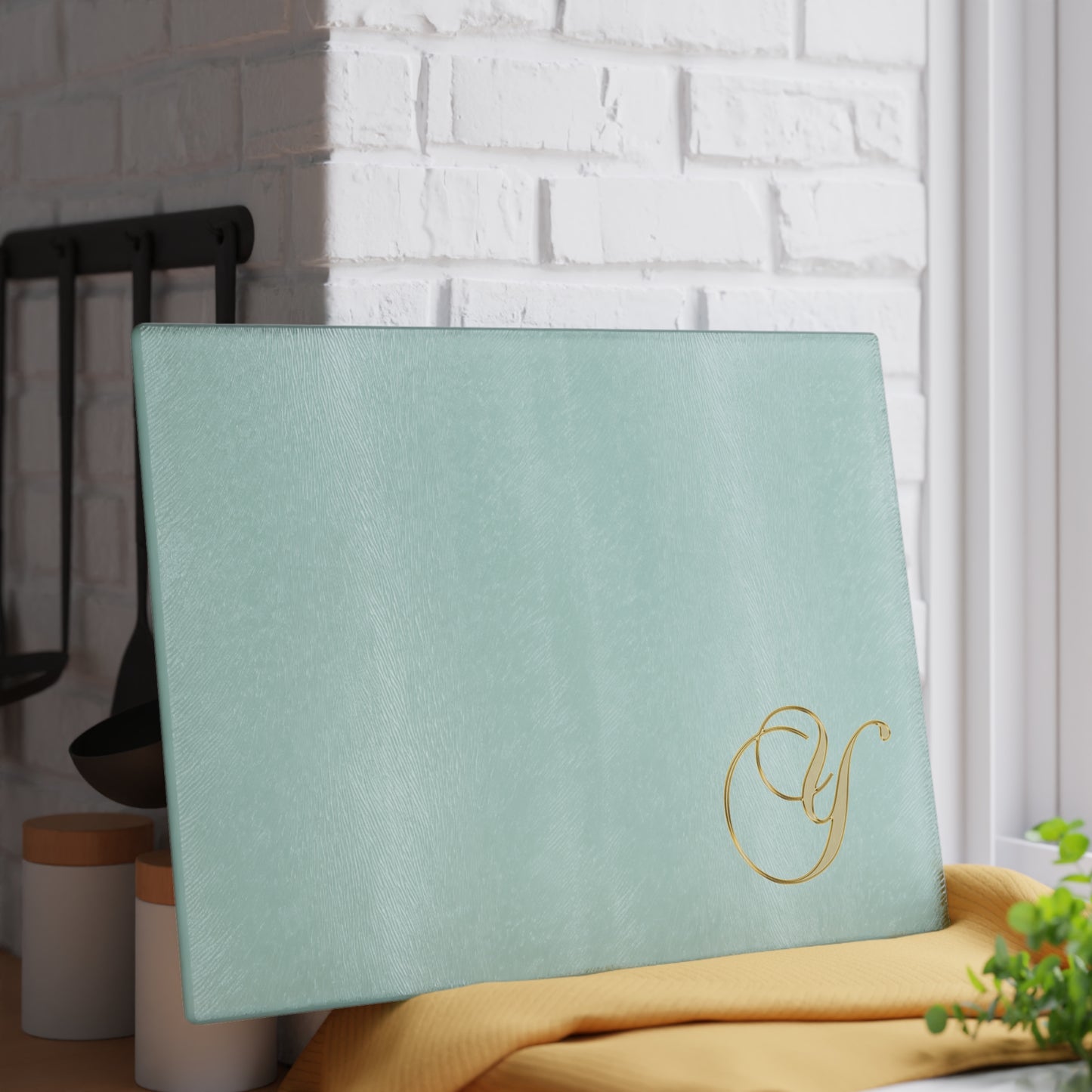 Mint Glass Cutting Board with Gold Monogram Letter 'Y' – Elegant Kitchen Prep Board, Gift for Brides & Housewarmings