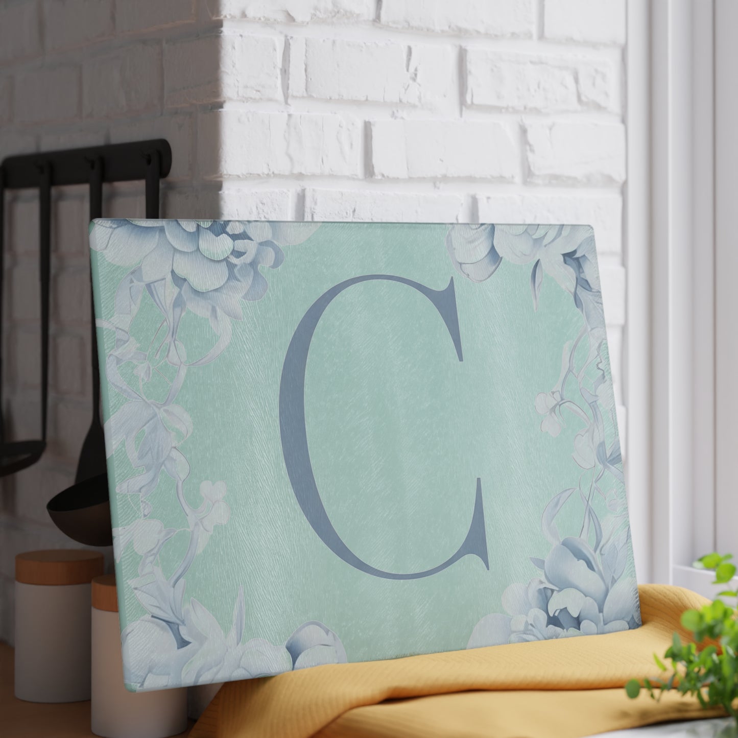 Elegant Floral Monogram Glass Cutting Board, Personalized Kitchen Decor, Wedding Gift, Housewarming Gift, Cooking Essentials, Unique Gift