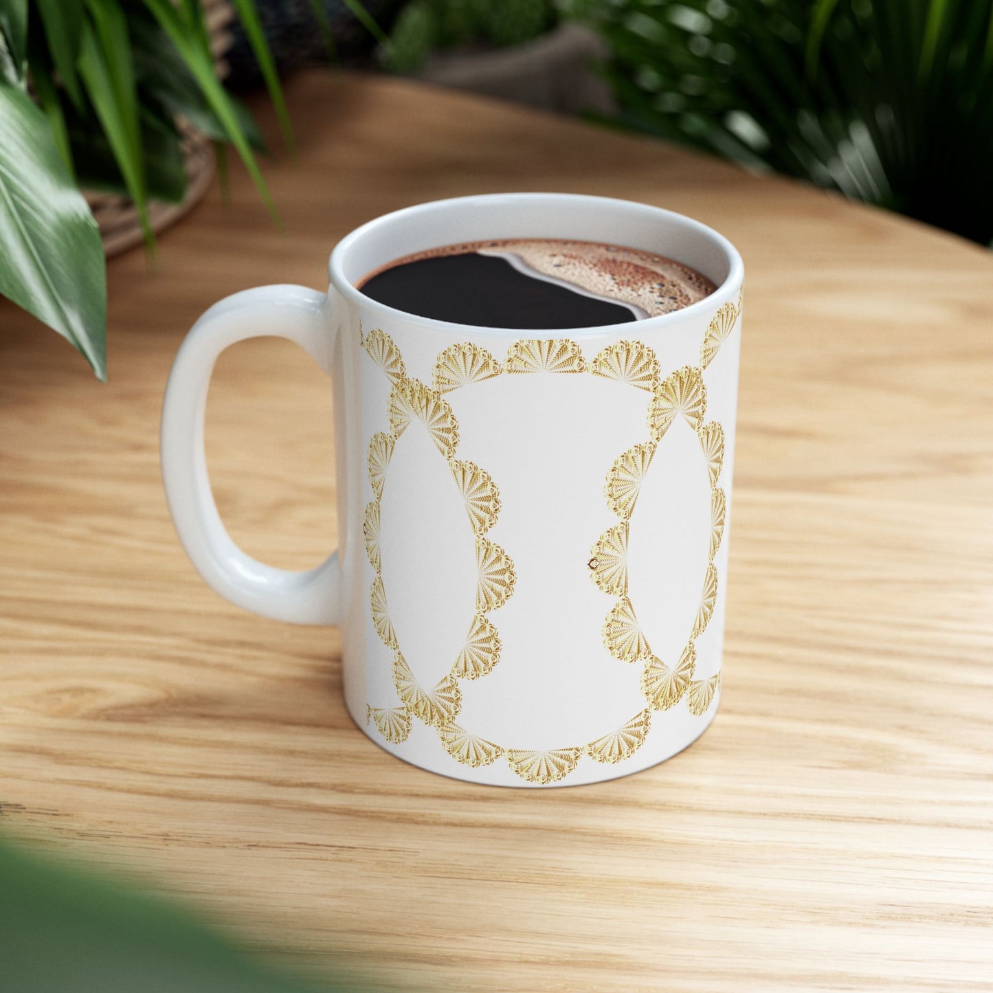 Gold Scallop Frame Ceramic Mug – Elegant Decorative Coffee Cup (11oz & 15oz)