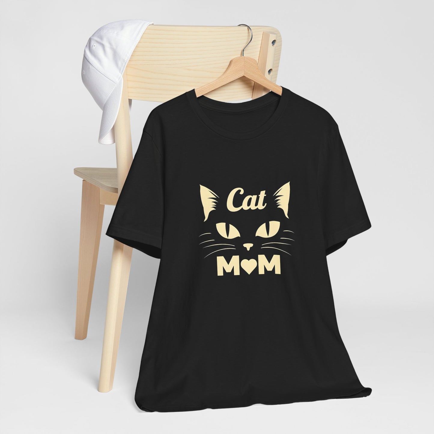 Cat Mom T-Shirt — Cute Cat Face Graphic Tee for Cat Lovers