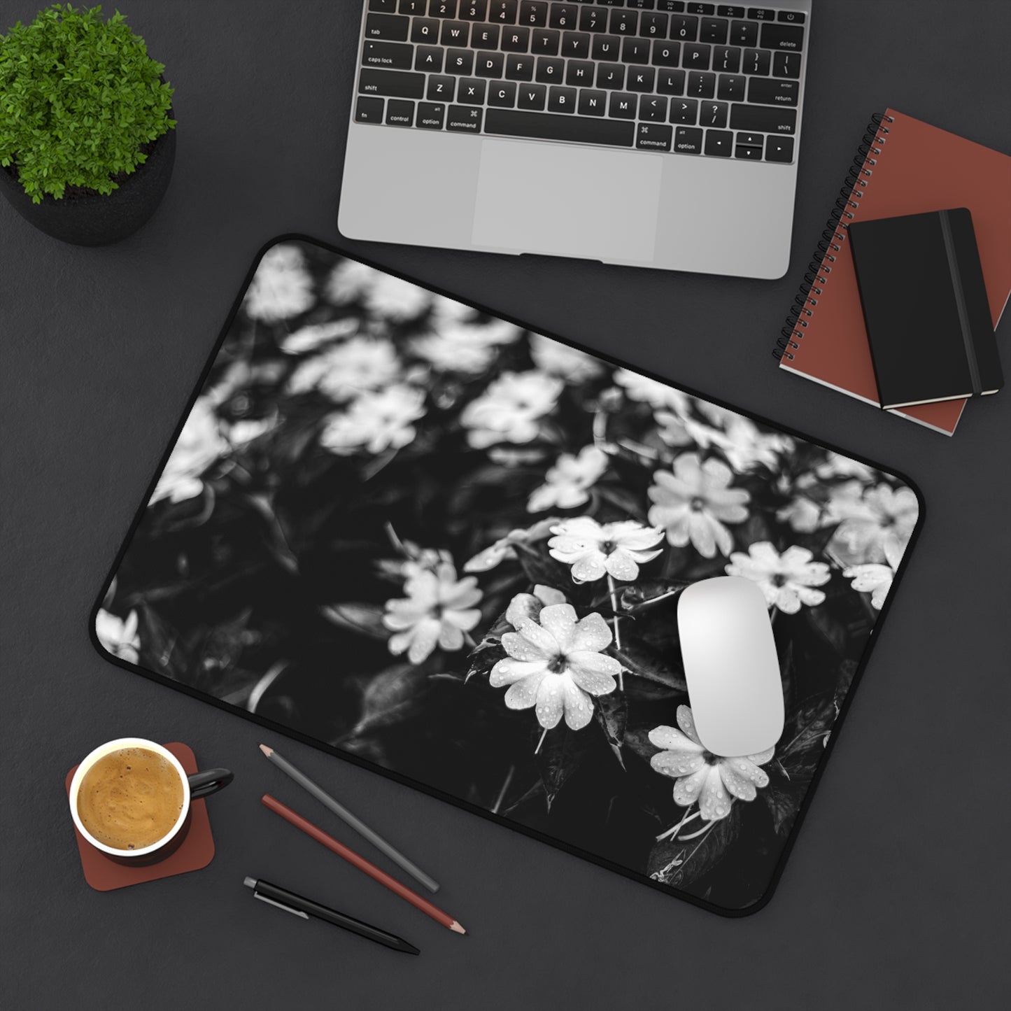 Black & White Floral Desk Mat — Monochrome Daisy Mouse Pad