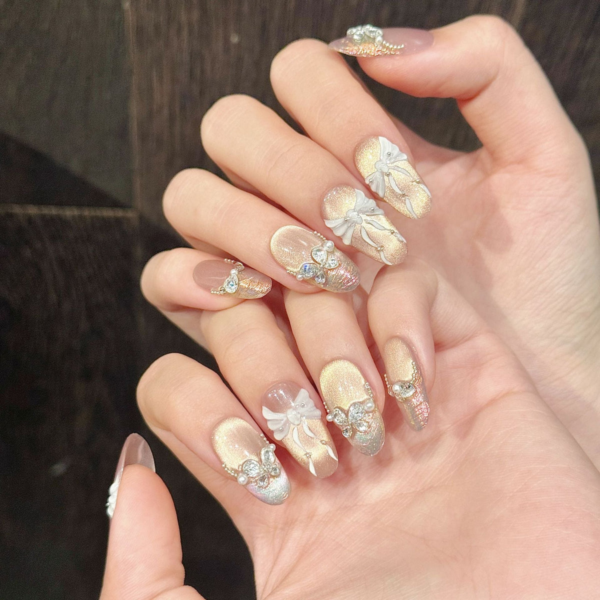 365nails: "Blushing Ballerina" – 3D Bow & Pearl Handmade Medium Almond Nails – Image 3