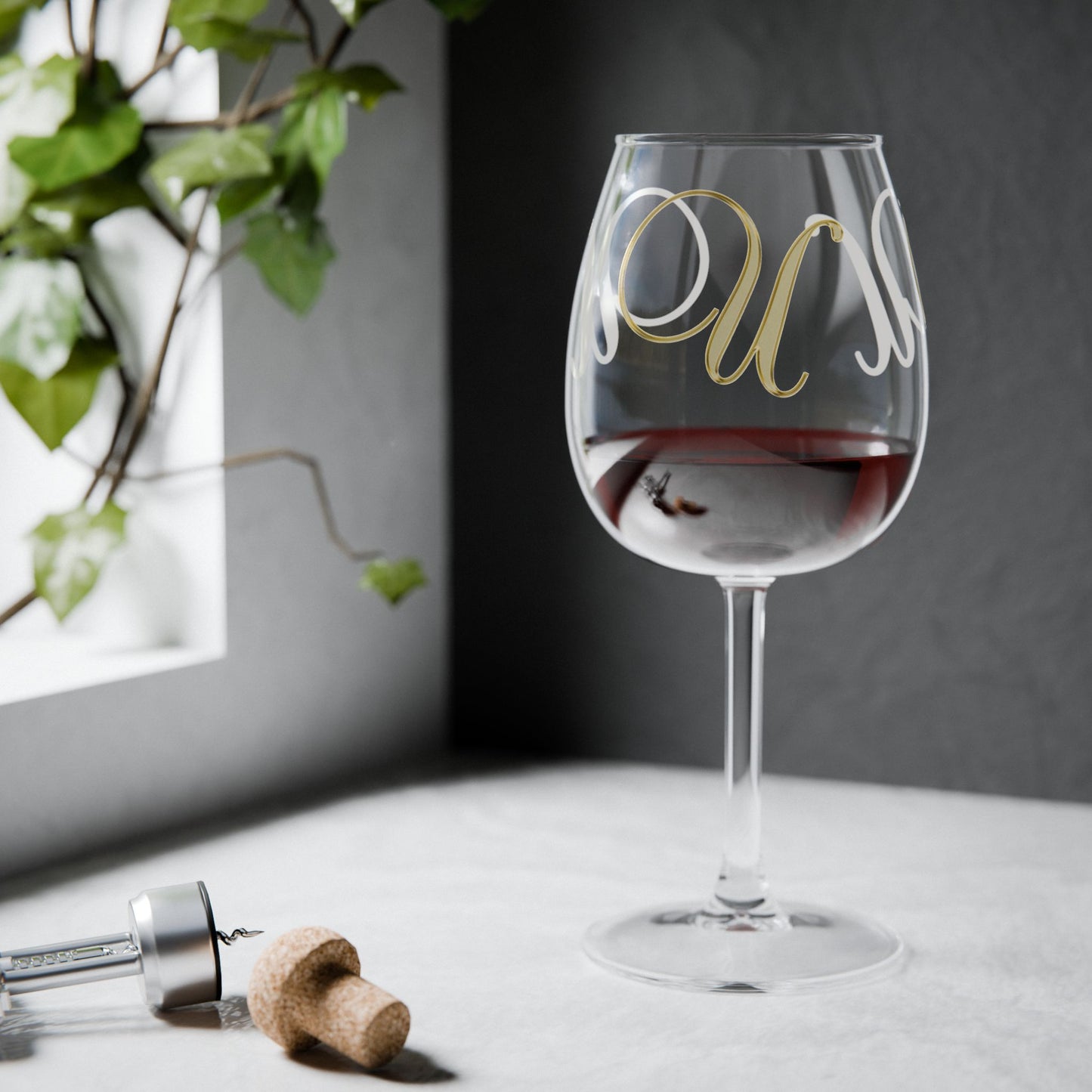 Monogram U Gold Script 12oz Wine Glass — Elegant Personalized Stemware