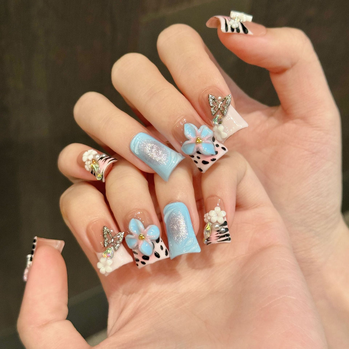 3D Hand Painted Nails with Pastel Florals and Star Accents – Image 2