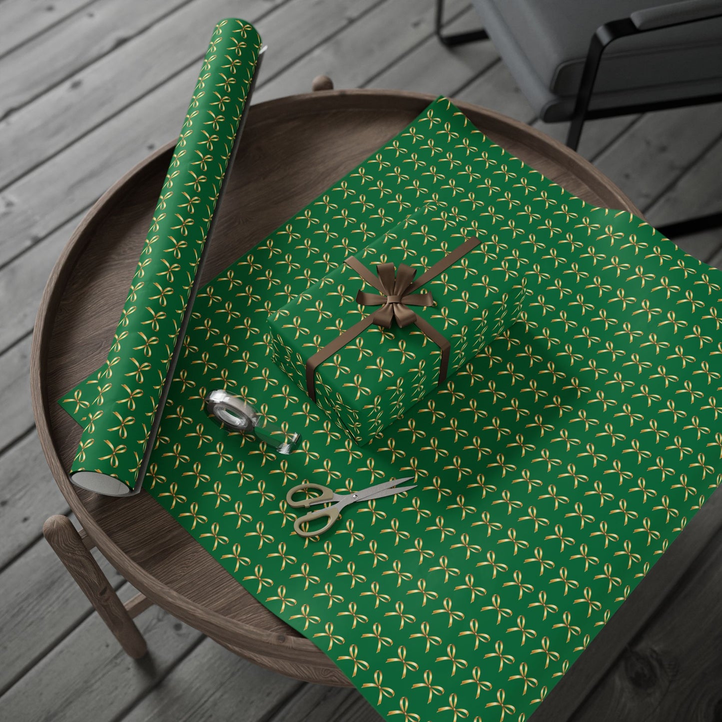 Green Wrapping Paper Roll — Gold Bow Pattern