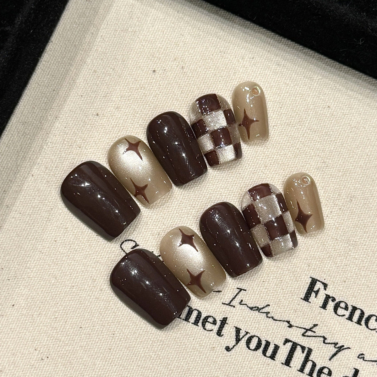 365nails: "Chocolate Starlight" – Hand-Painted Plaid & Starburst Handmade Short Square Nails – Image 5