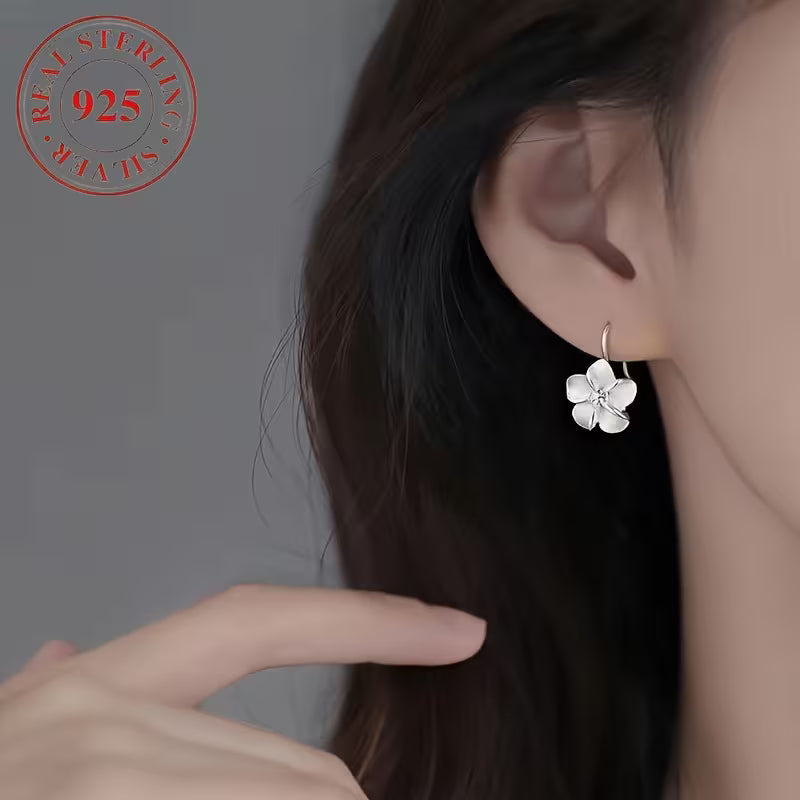 A Pair of Exquisite Floral Design Drop Earrings Made of S925 Pure Silver