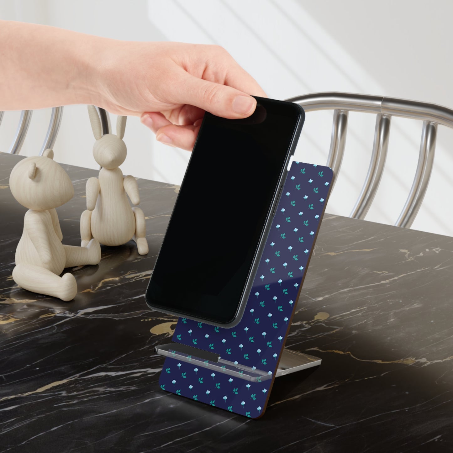 Stylish Smartphone Stand for Desk, Decorative Phone Holder for Home & Office, Modern Desk Decor, Gift for Tech Lovers, Birthday & [...]