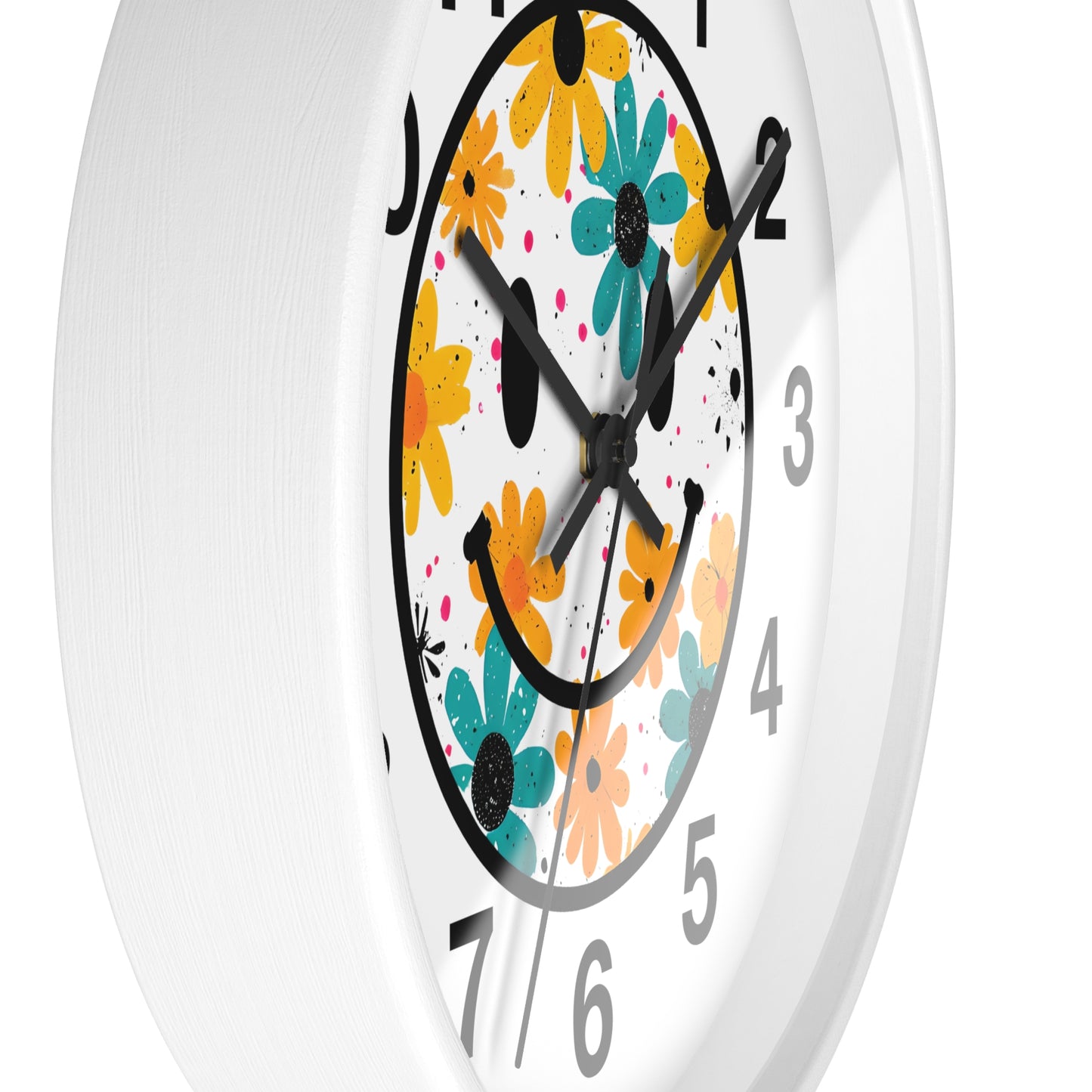 Floral Smile Wall Clock — Cheerful Daisy Face Home Decor