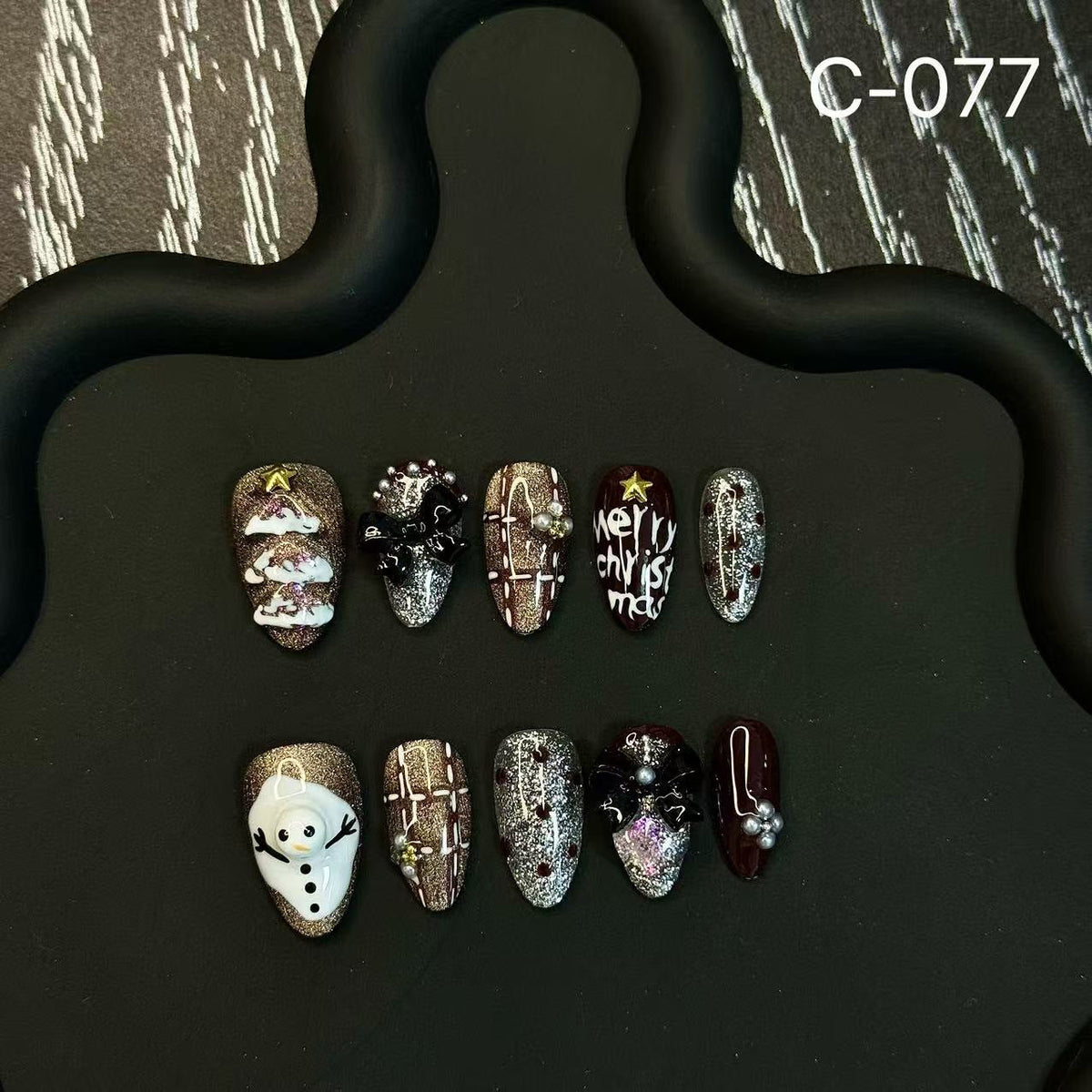 365nails: "Winter's Enchantment" – Christmas Holiday Handmade Coffin Nails – Image 4