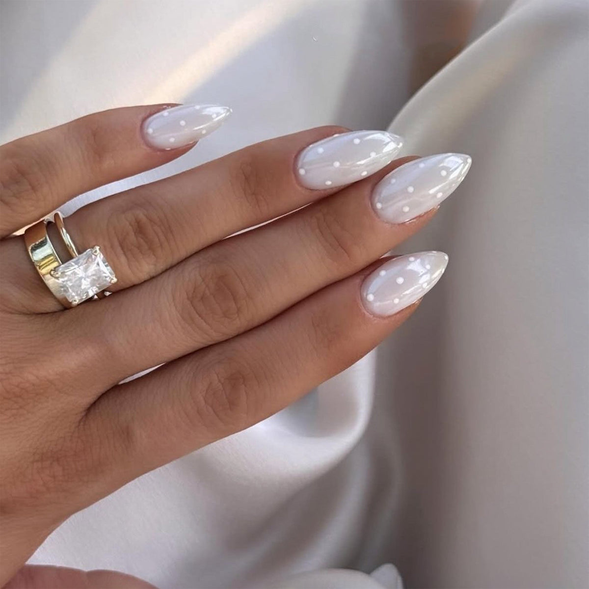 French Minimalist Nude Pink Almond Short Press On Nails – JP4411