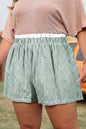 Green Contrast Trim Plaid Print Plus Size Shorts