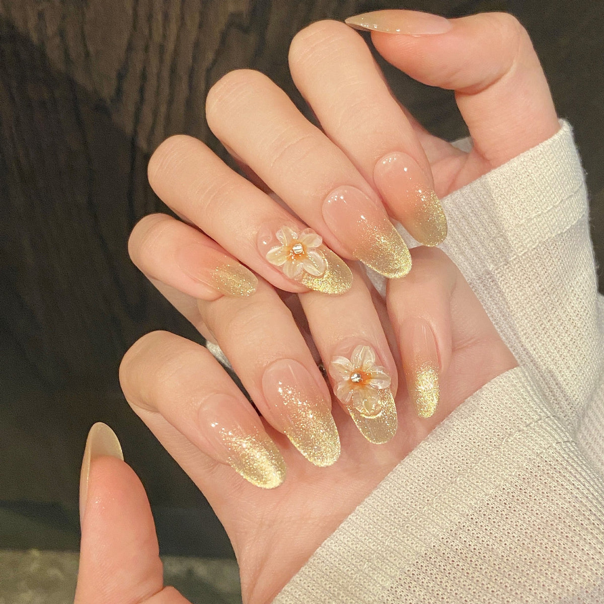365nails: "Gilded Bloom" – 3D Floral & Glitter Ombré Handmade Medium Almond Nails – Image 4
