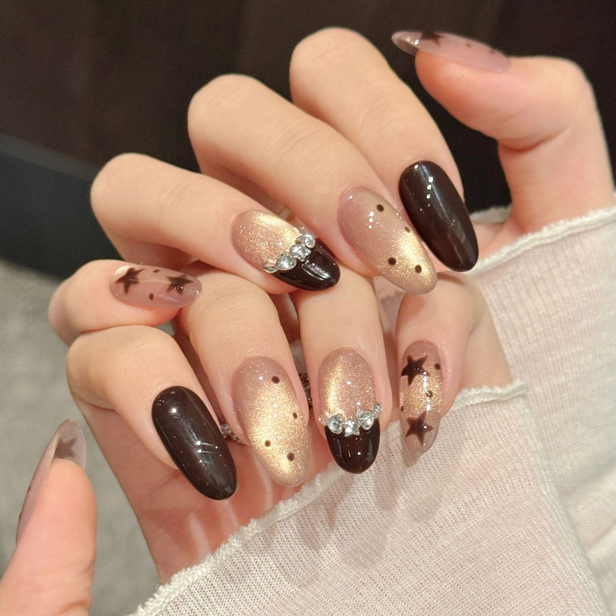 365nails: "Starry Night Glow" – Hand-Painted Stars & Glitter Handmade Almond Nails – Image 2