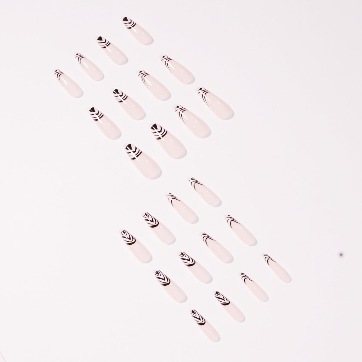 Black and white markings French False nail Wear Nail Art Finished Fake Nail Nail Patch Nail Patch 365nails – Image 3