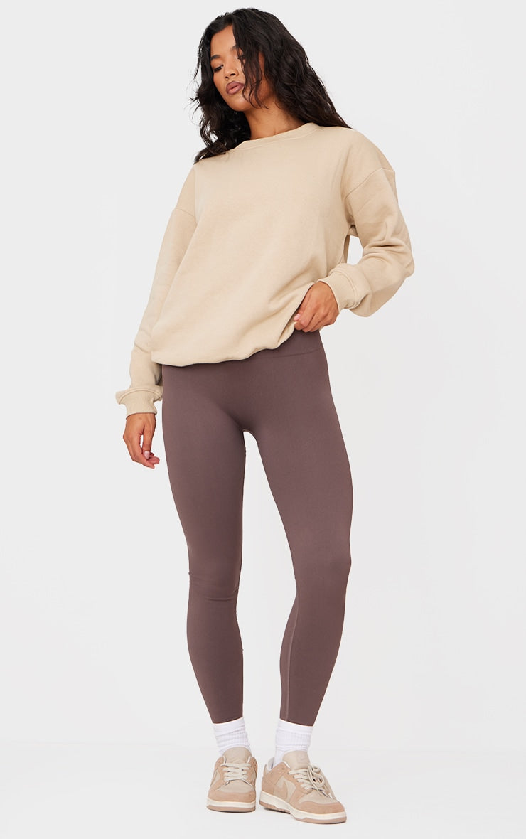https://cdn-img.prettylittlething.com/e/5/f/2/e5f2f70b3b075a9de5b4fc098f254b30f21c4fff_cne5779_3.jpg